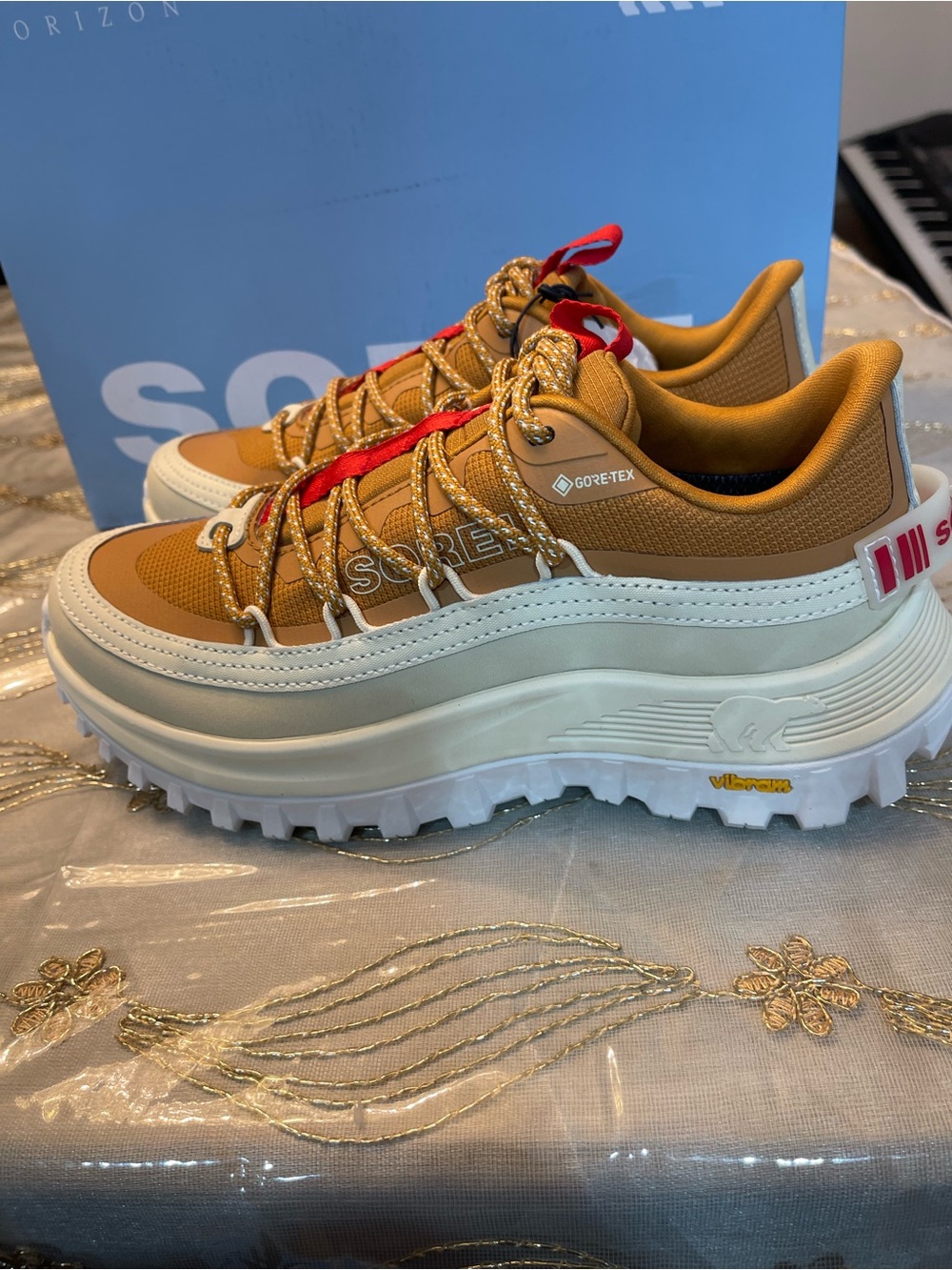 NWB Sorel women’s callsign low GTX canyon gold honey sneakers size 10 limited - Picture 7 of 16